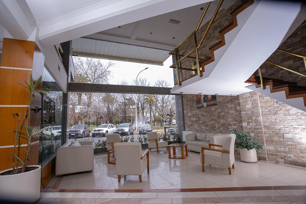 Hotel Dior Tandil Exterior photo